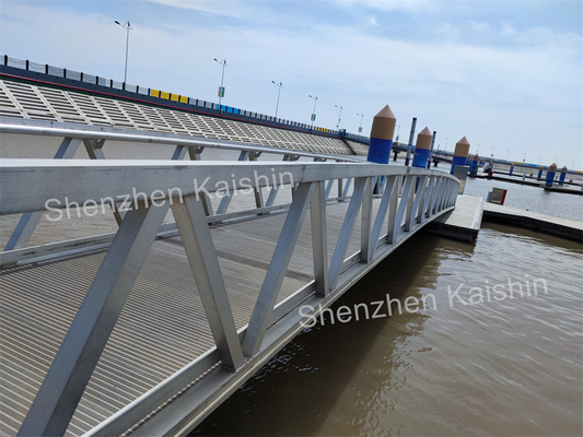 Silver Aluminum Gangways Ramps Floating Dock For Heavy-Duty Marine Floating Pontoon